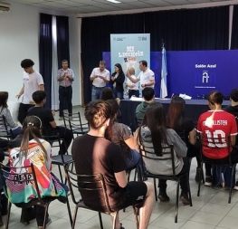 🚗🪪#MiLicenciAlos17: más jóvenes recibieron su carnet de conducir